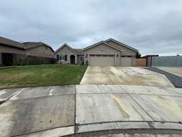 featured image of 2310 W Tyler Ave