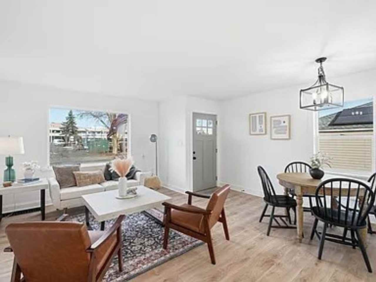 18 E Hoffman Ave - Photo 2 of 23