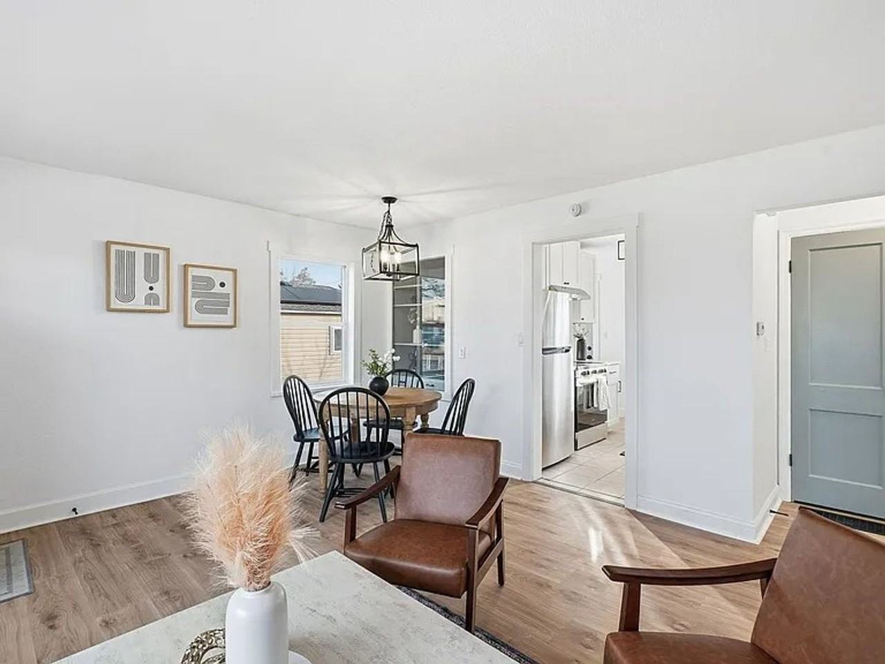 18 E Hoffman Ave - Photo 4 of 23