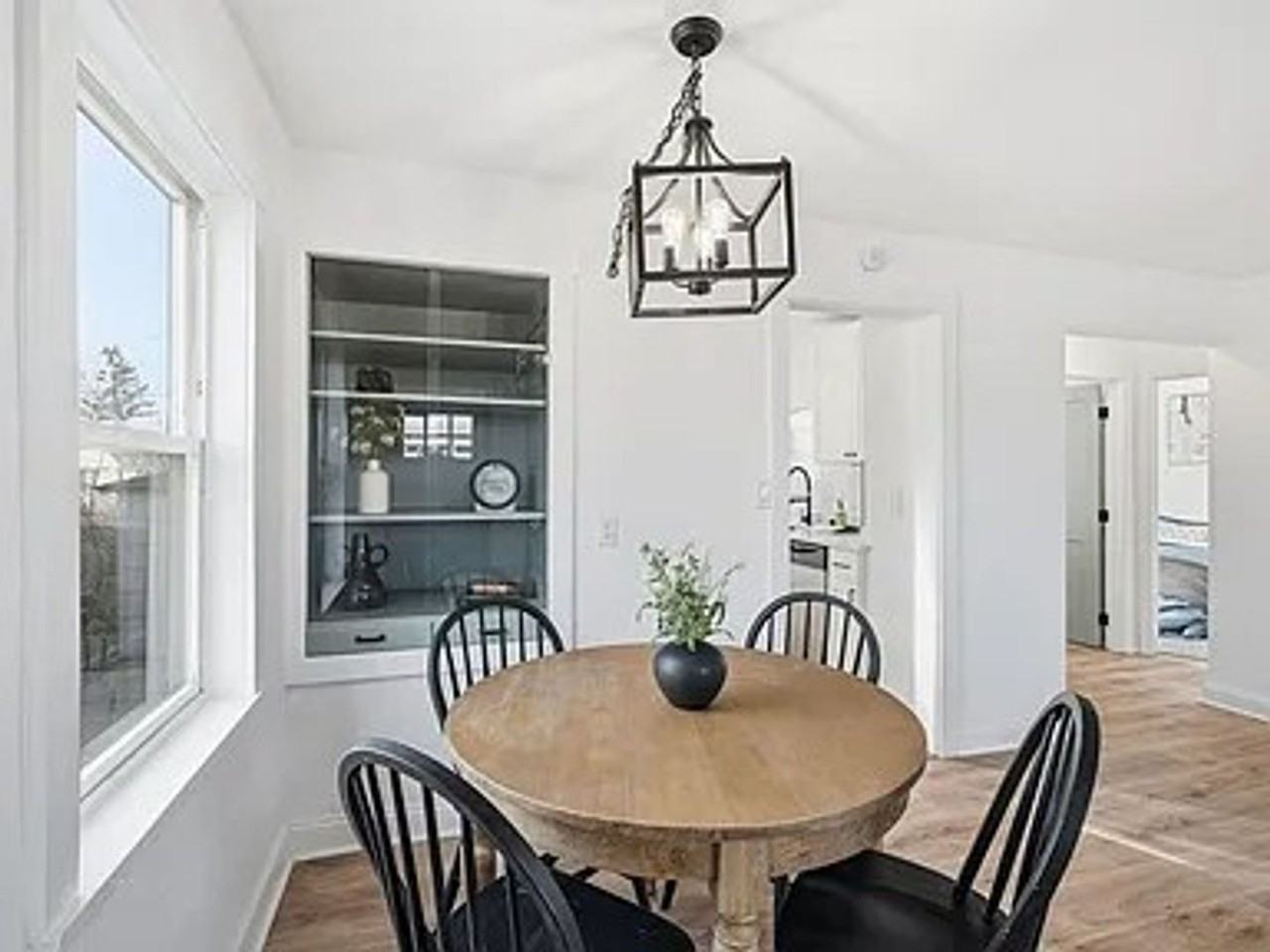 18 E Hoffman Ave - Photo 5 of 23