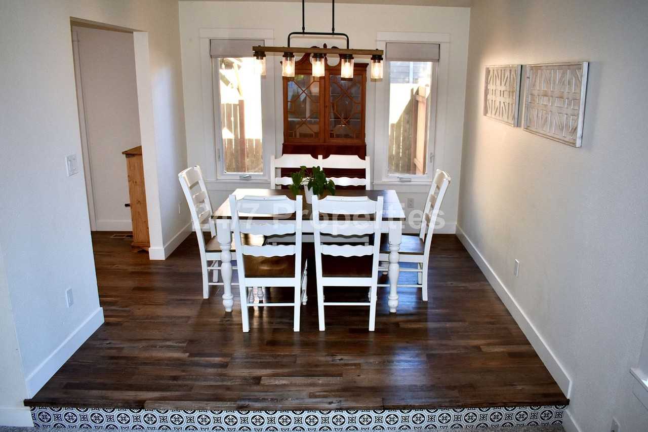 6715 Parkway Dr - Photo 6 of 13