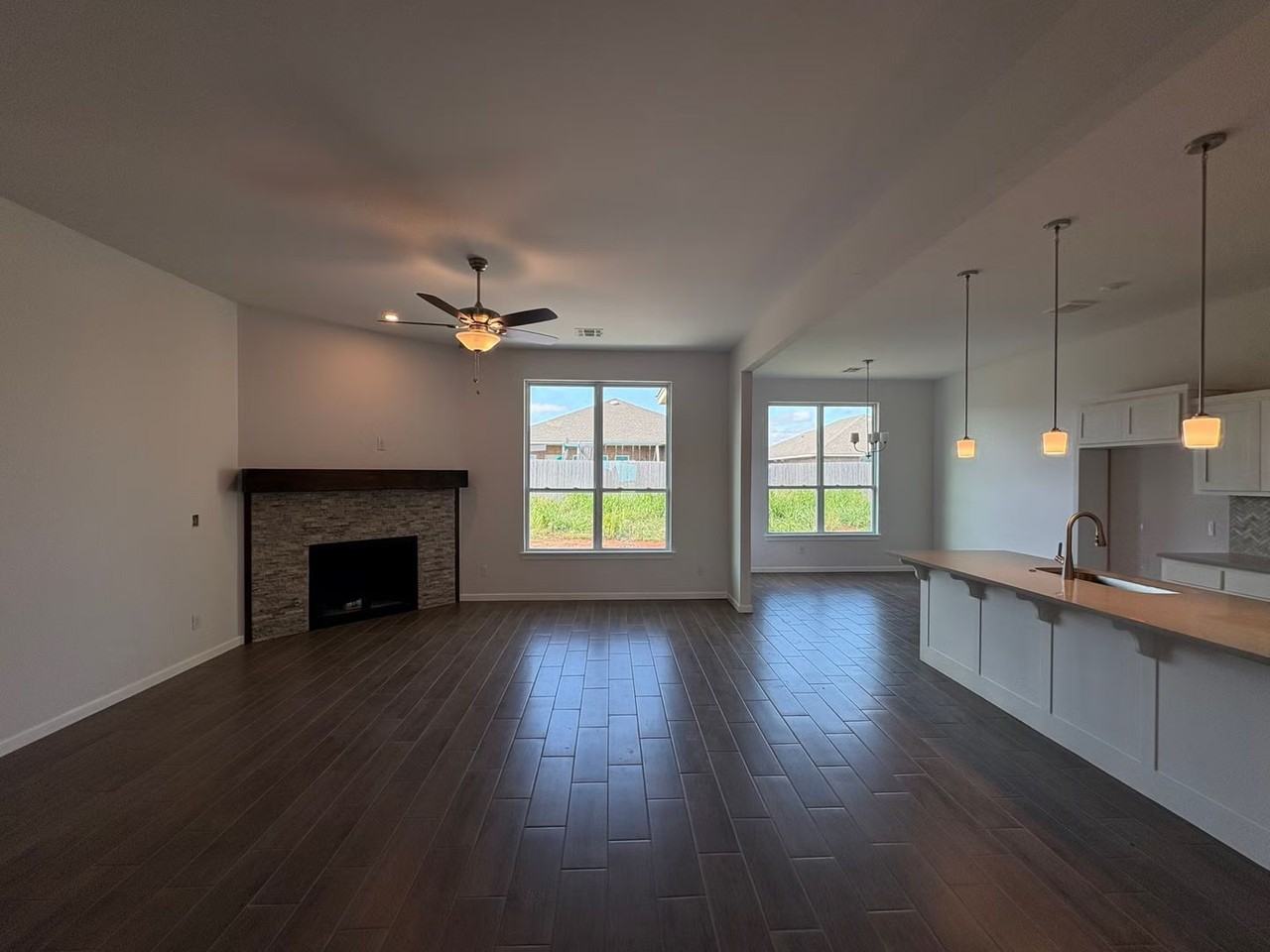 8613 Nw 76th St - Photo 3 of 6