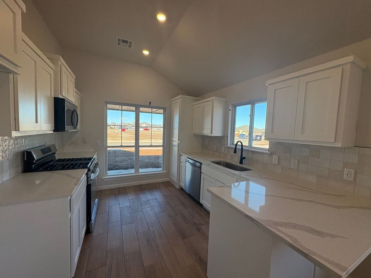 8508 Nw 75th St - Photo 2 of 5