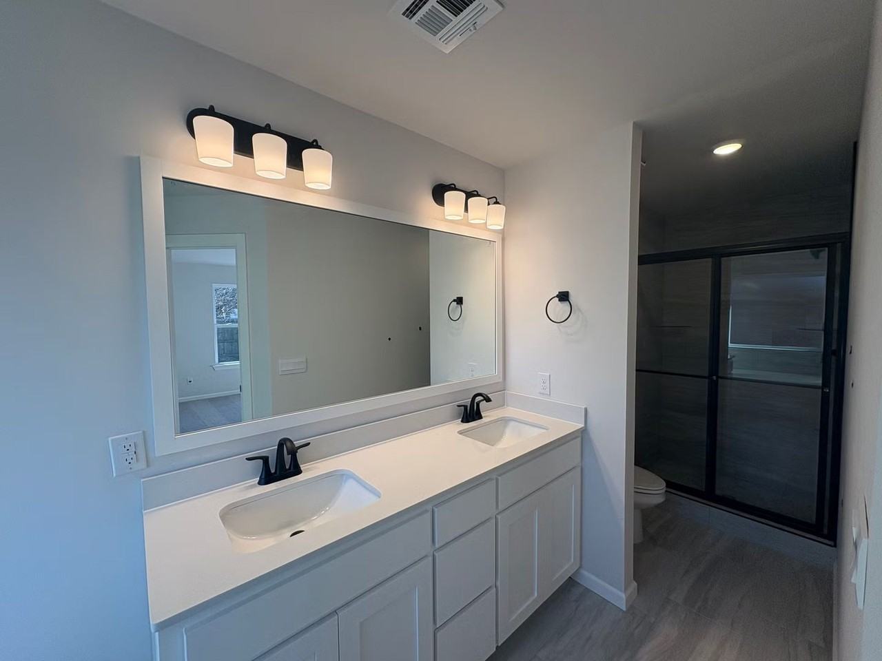 8508 Nw 75th St - Photo 4 of 5