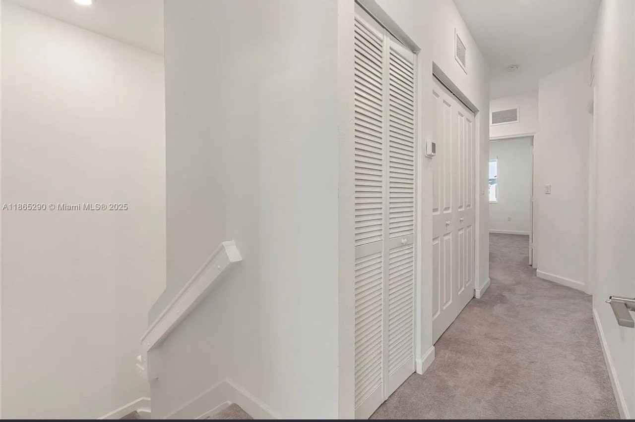 2605 Se 11th Ct - Photo 6 of 21