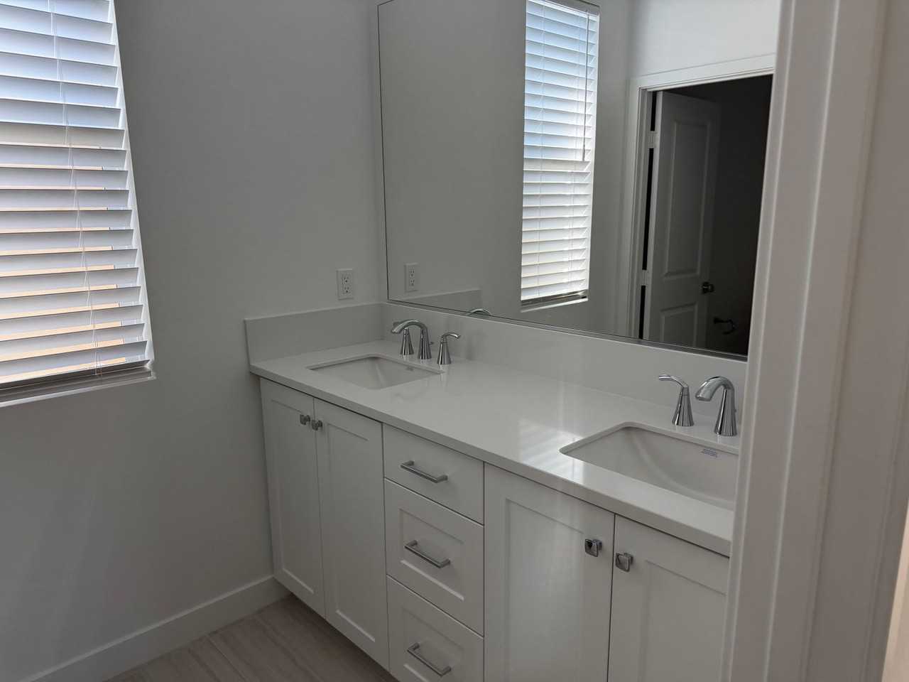 461 Snowdrop Ln - Photo 4 of 10