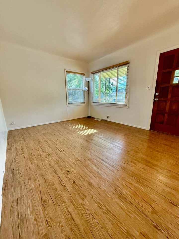 4680 S Grant St - Photo 2 of 24