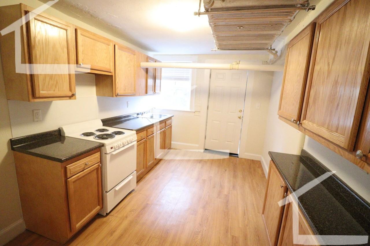 7 Mount Hood Rd - Photo 3 of 6