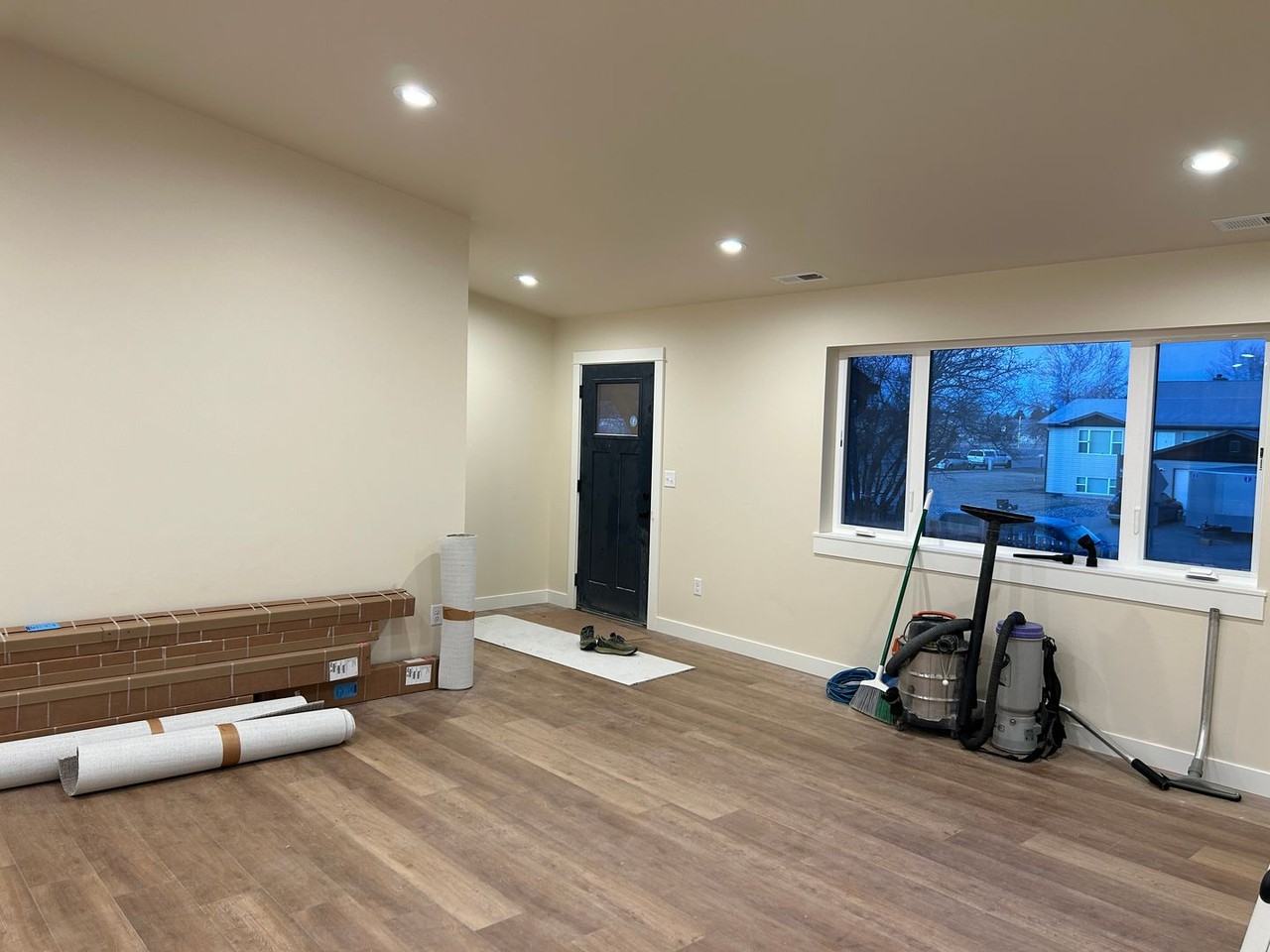 306 N 21st Ave - Photo 4 of 10