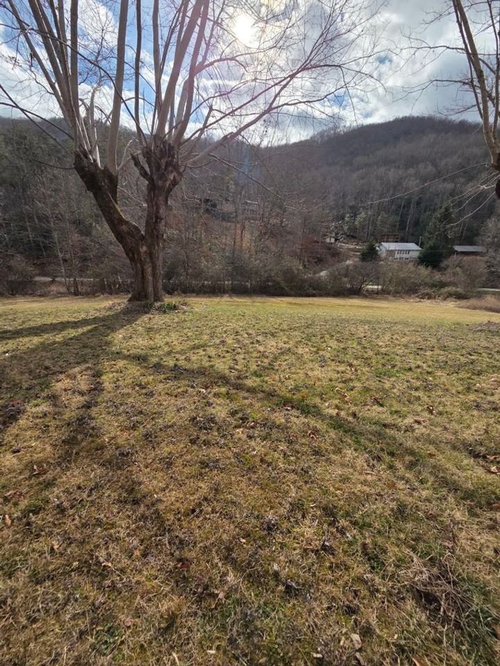 1781 Wayehutta Rd - Photo 2 of 30