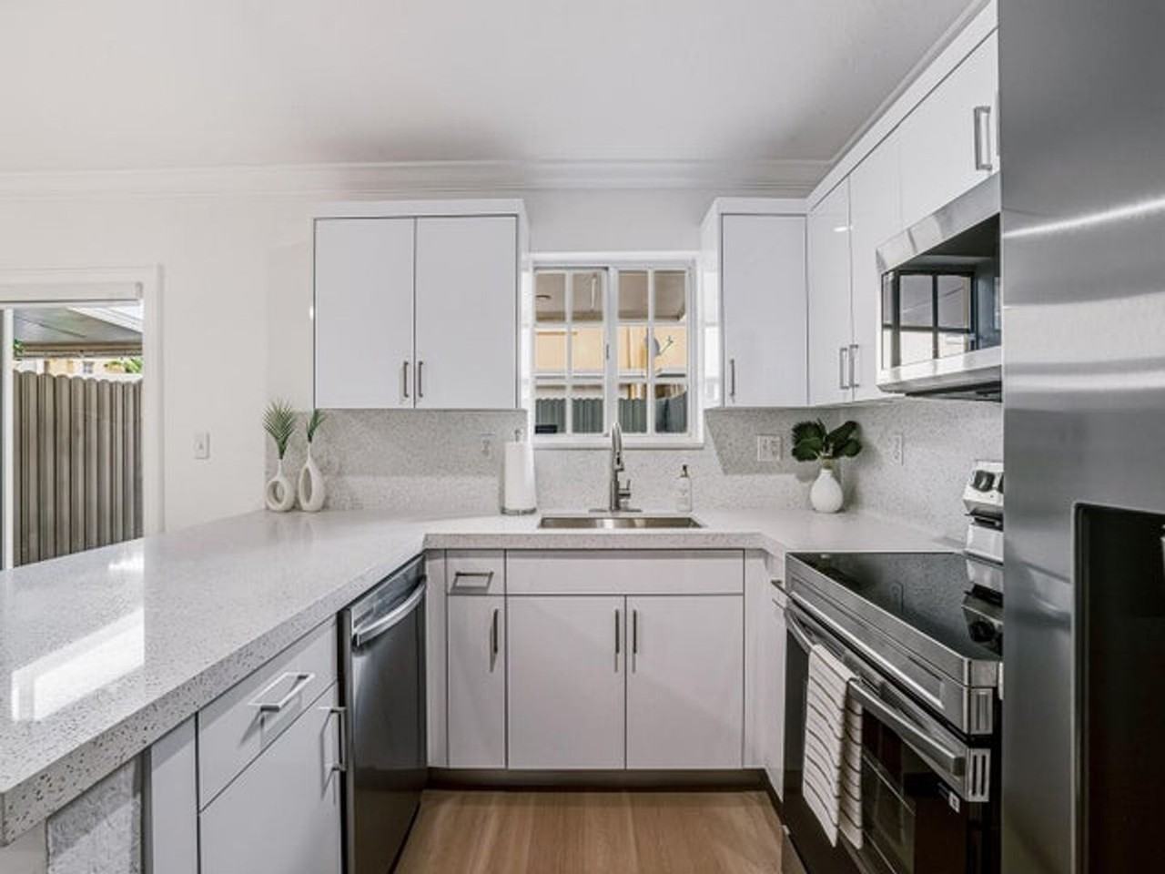 11475 Nw 94th Pl - Photo 2 of 13