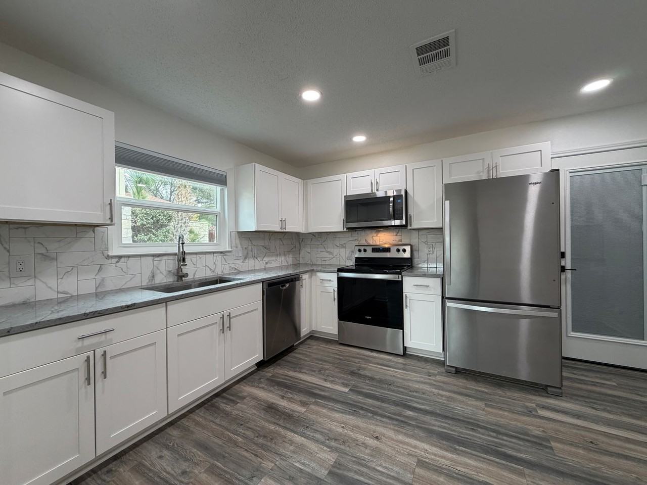 21837 Ticonderoga Ave - Photo 7 of 21