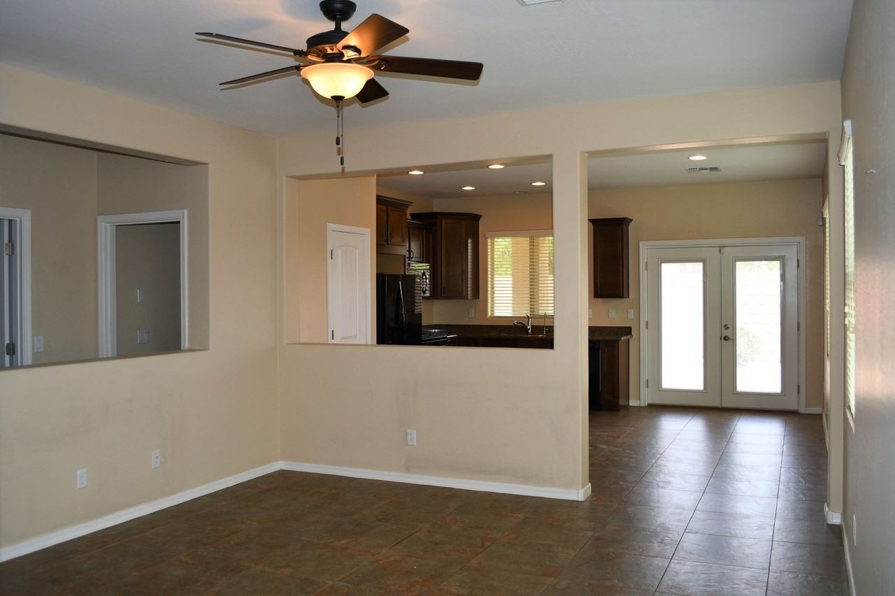 34521 N Gurnsey Trl - Photo 2 of 7