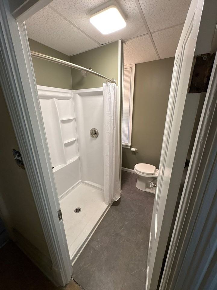 1529 Green St - Photo 7 of 9