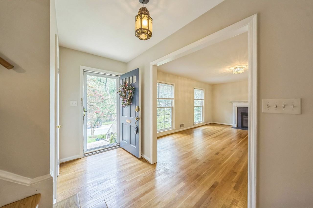 7701 Sebago Rd - Photo 2 of 29