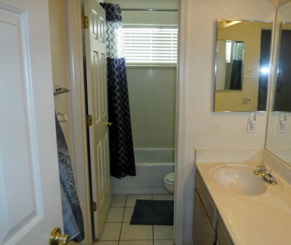 803 N Oracle - Photo 2 of 14