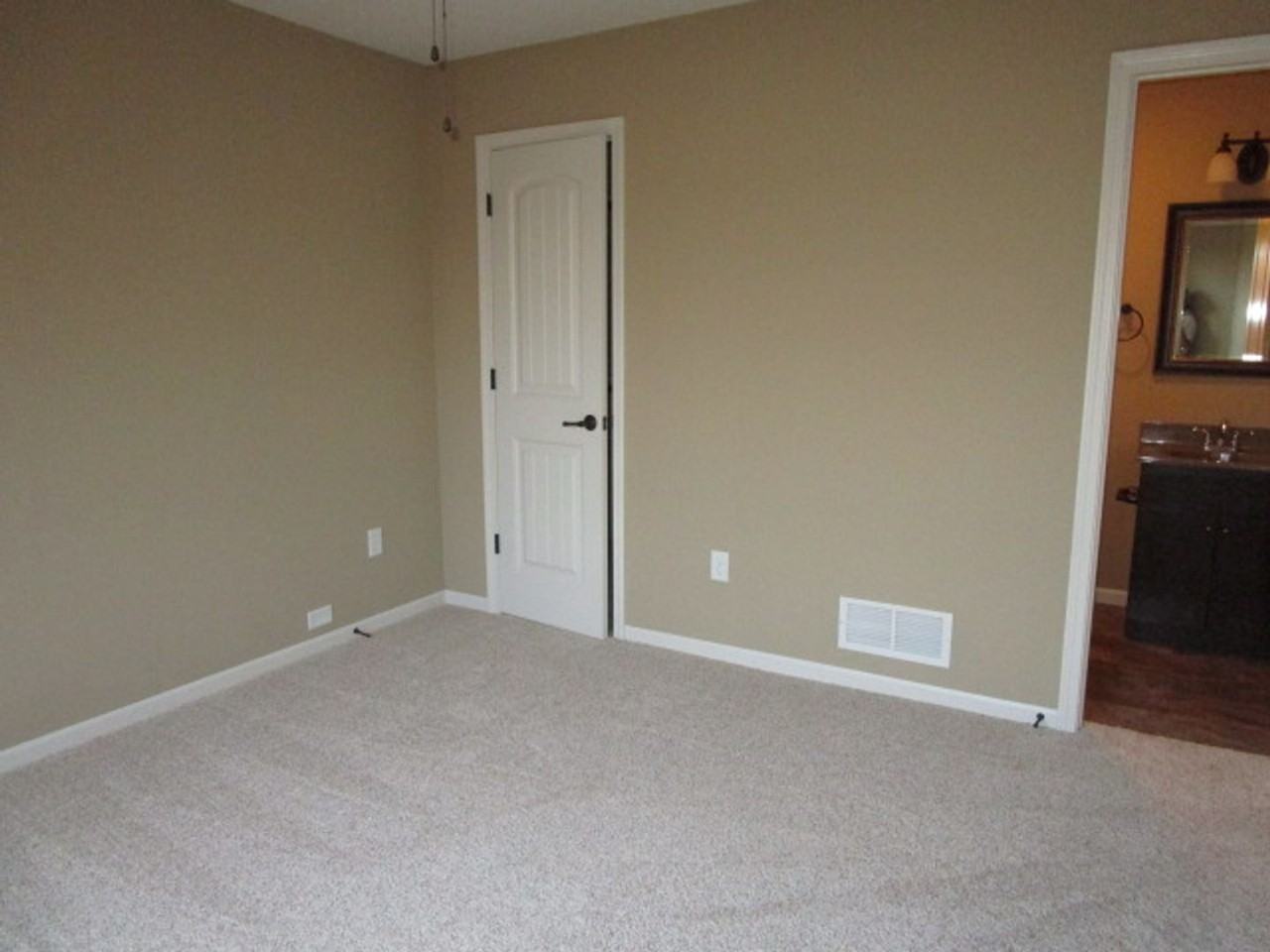 502 Northfield Rd - Photo 7 of 12