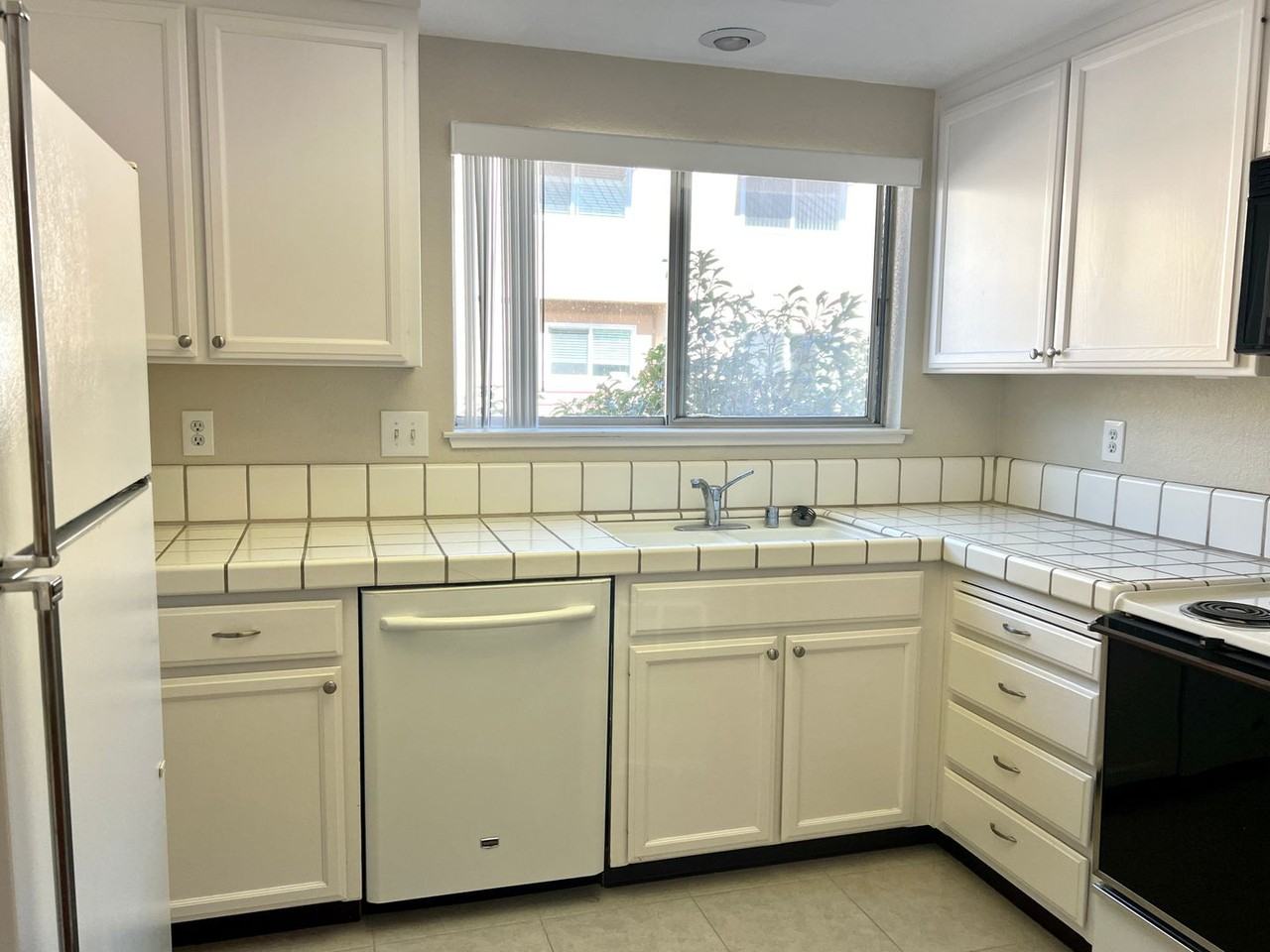 231 Commons Ln - Photo 5 of 30