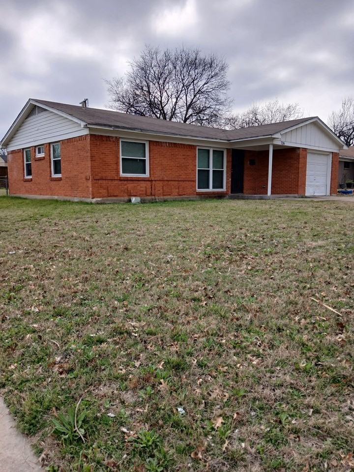 706 Goldwood Dr - Photo 2 of 24