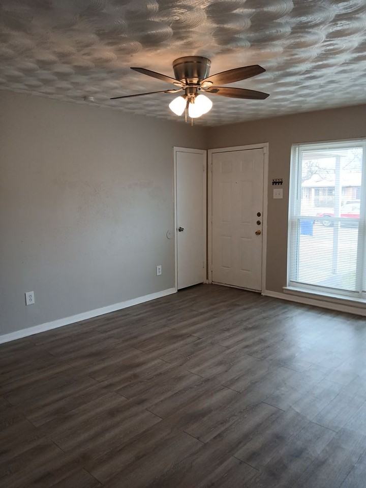 706 Goldwood Dr - Photo 5 of 24