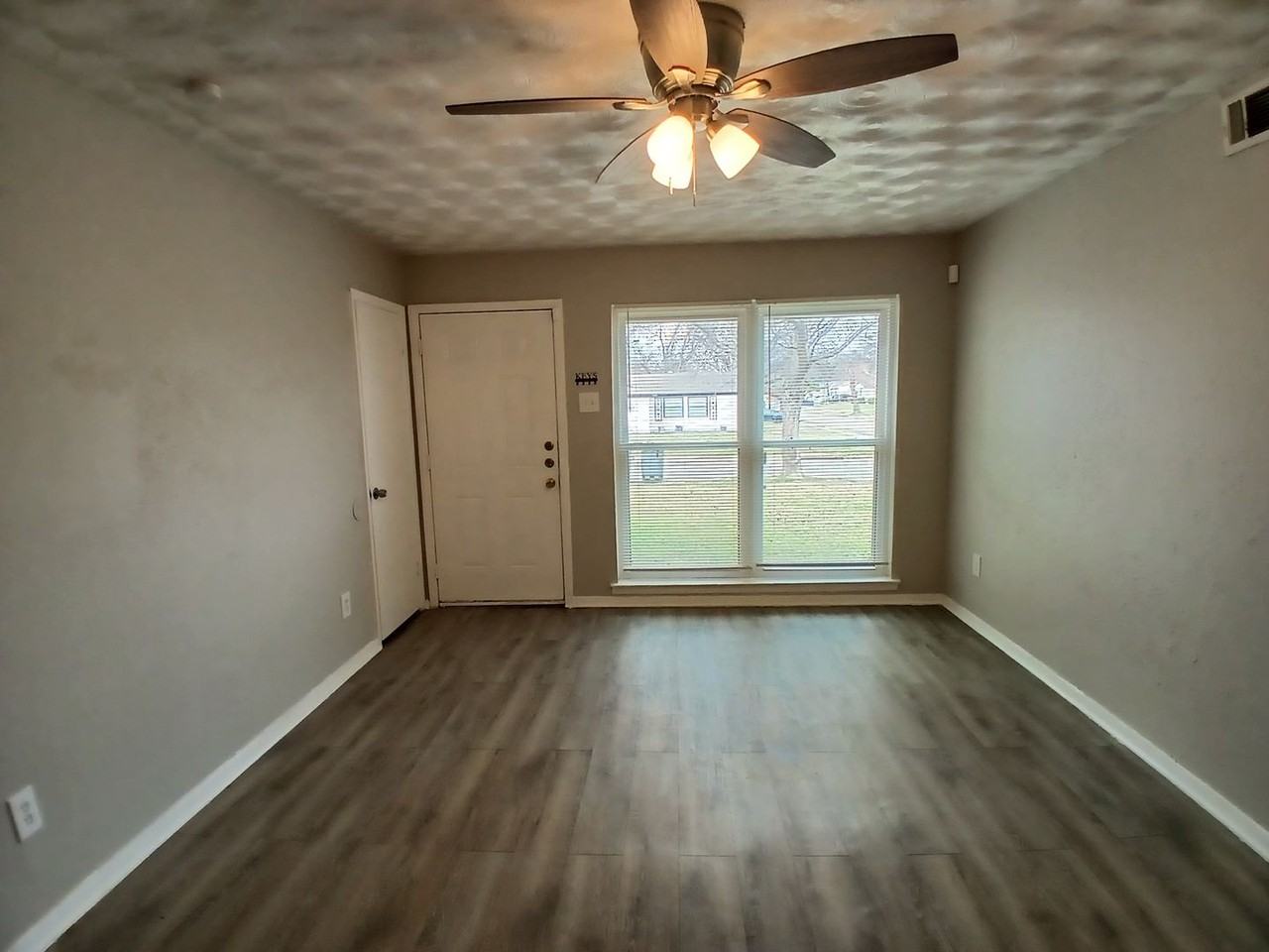 706 Goldwood Dr - Photo 6 of 24