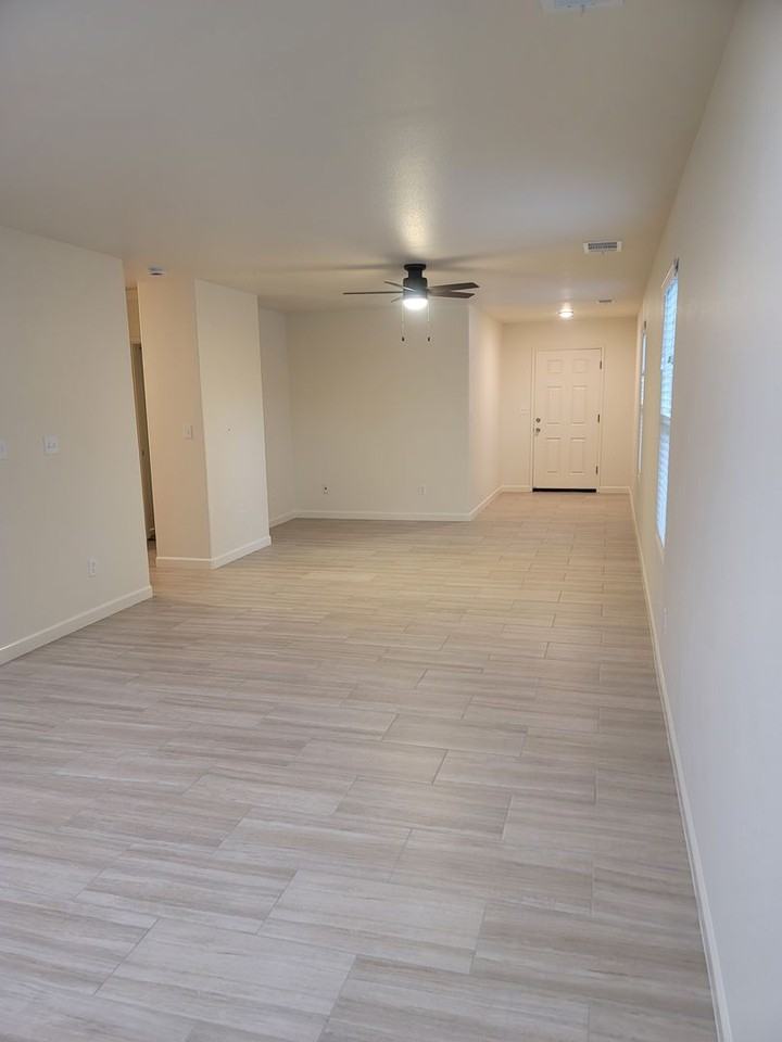 4217 W Rialto Ct - Photo 2 of 10