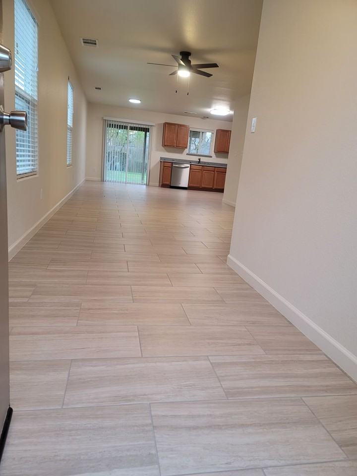 4217 W Rialto Ct - Photo 3 of 10