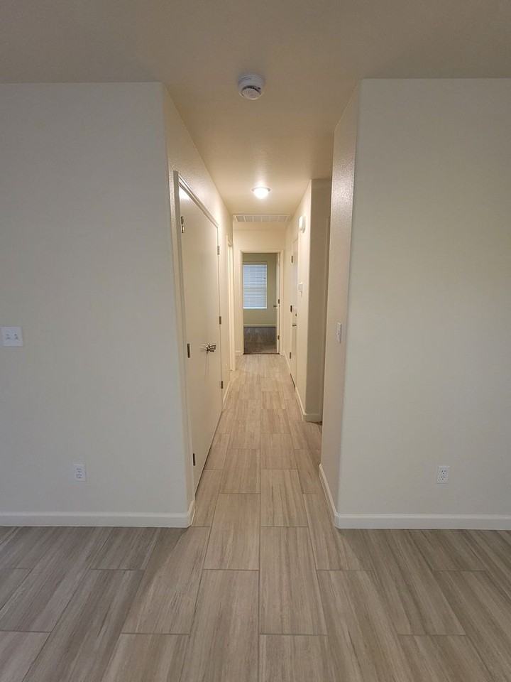 4217 W Rialto Ct - Photo 5 of 10