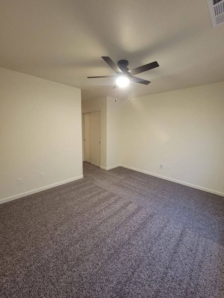 4217 W Rialto Ct - Photo 6 of 10