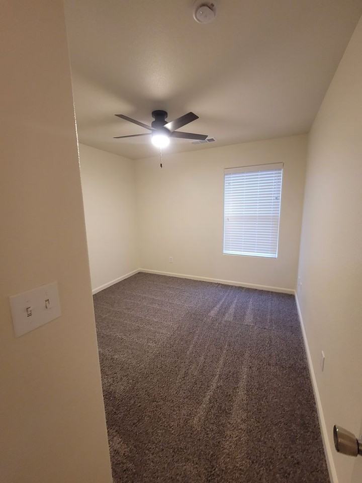 4217 W Rialto Ct - Photo 7 of 10