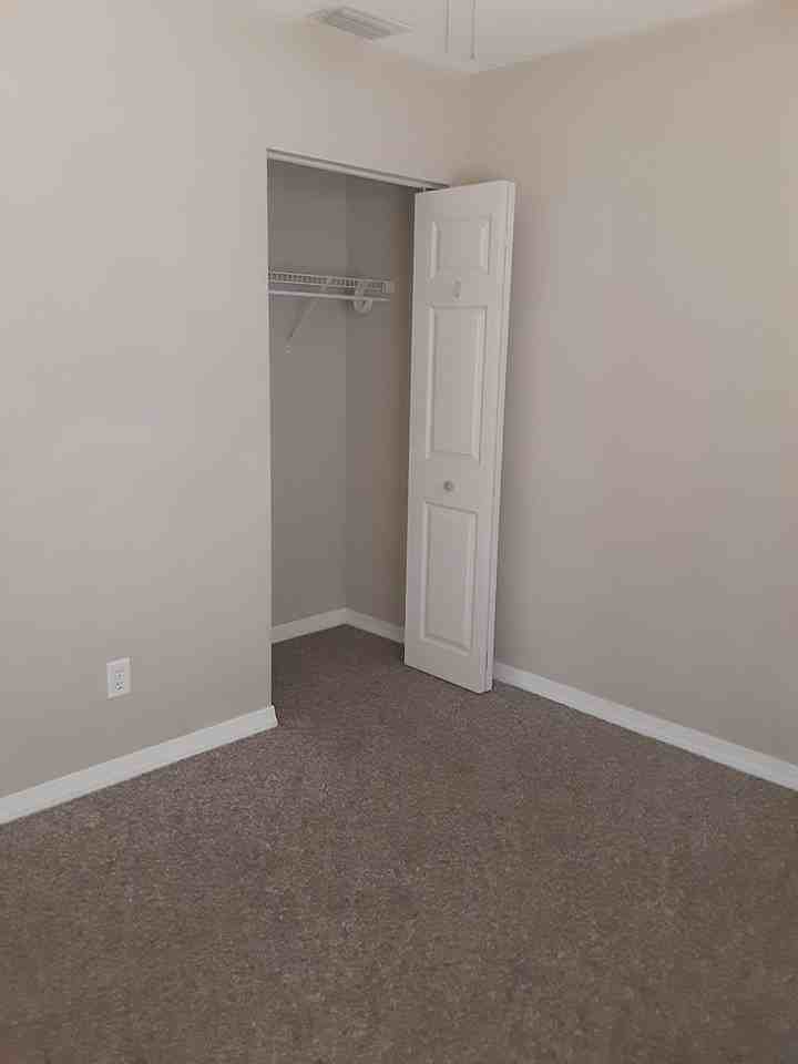 3365 Normandy Dr - Photo 4 of 9