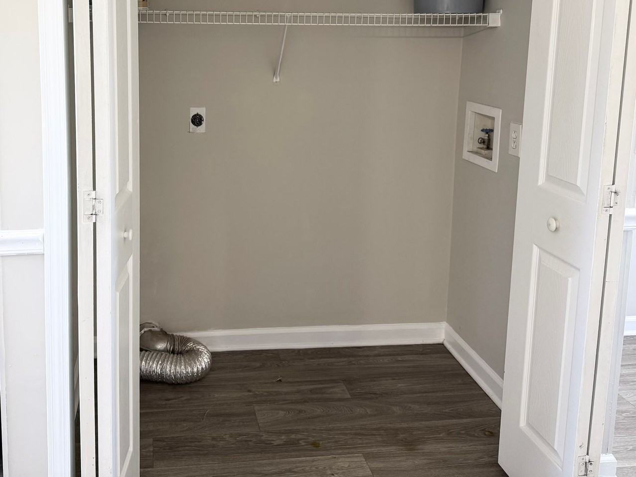 923 Van Buren Ave - Photo 5 of 23