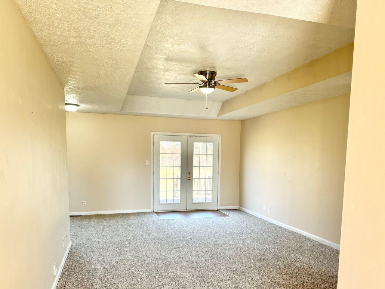 206 Pappy Dr - Photo 2 of 21