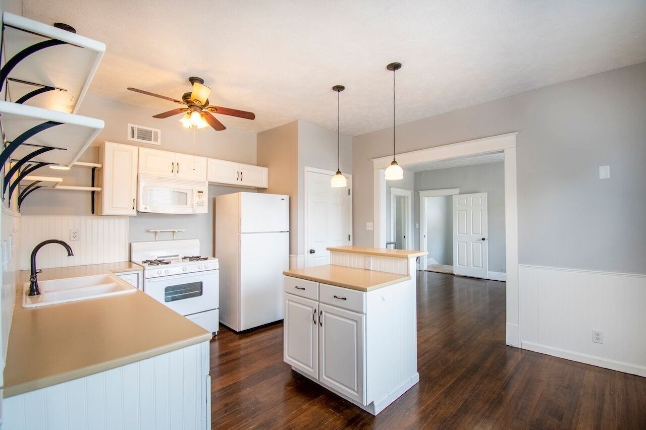 1302 S 11th St - Photo 2 of 18