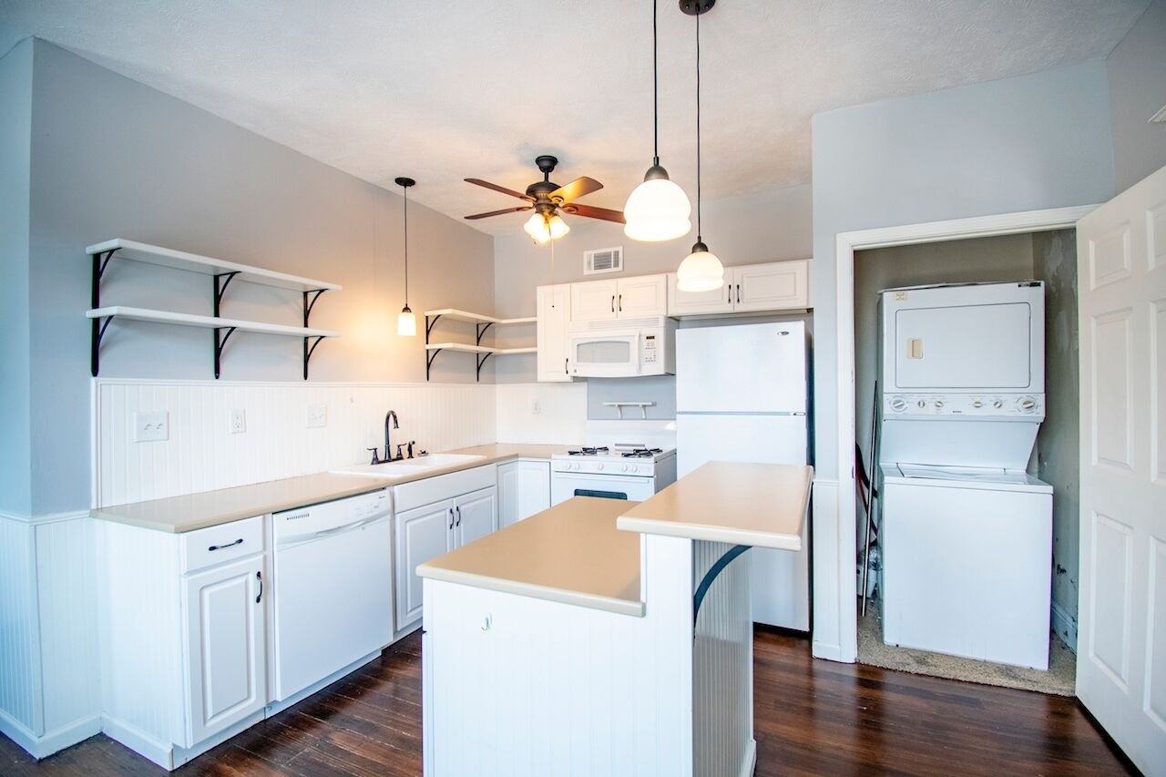 1302 S 11th St - Photo 3 of 18