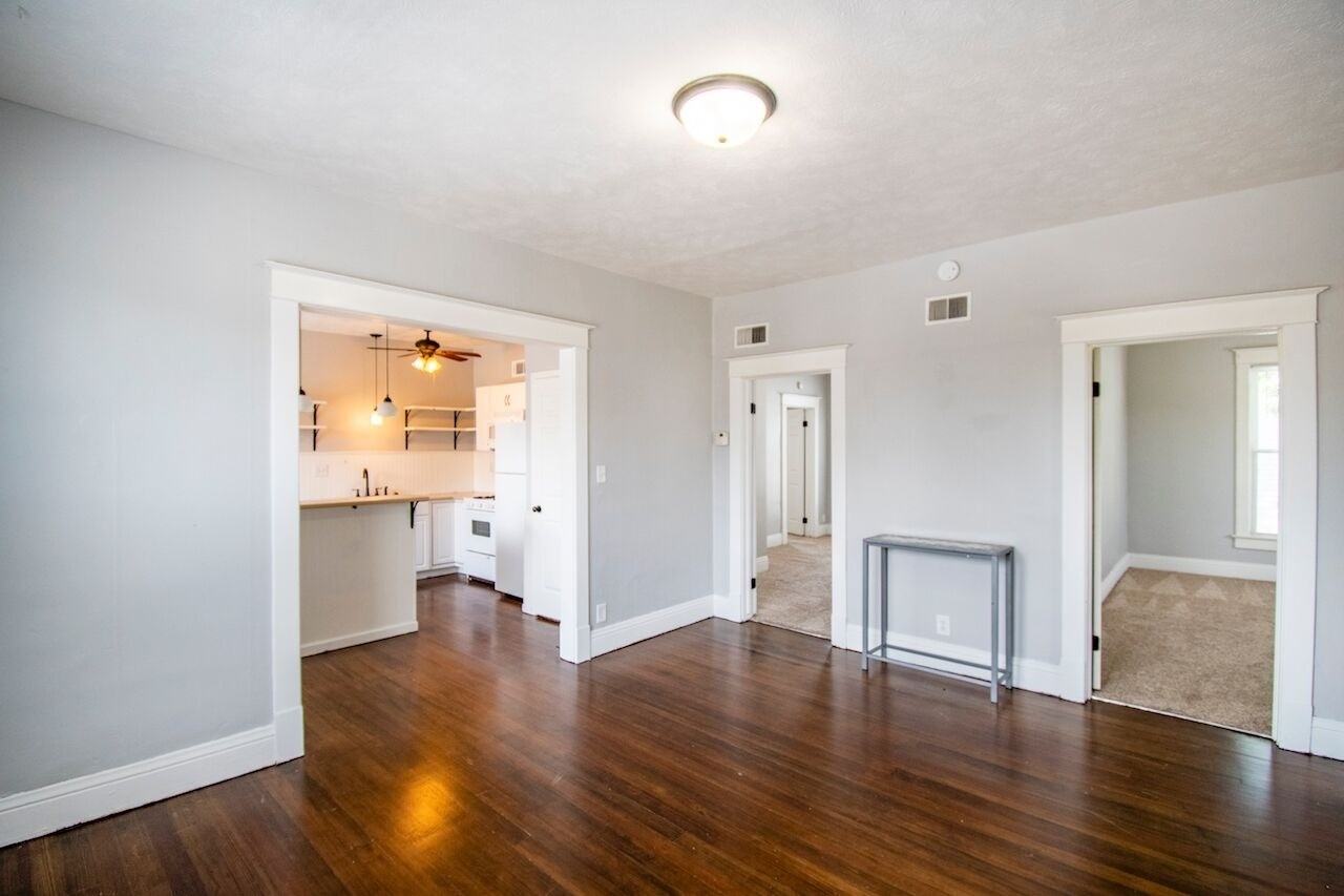 1302 S 11th St - Photo 5 of 18