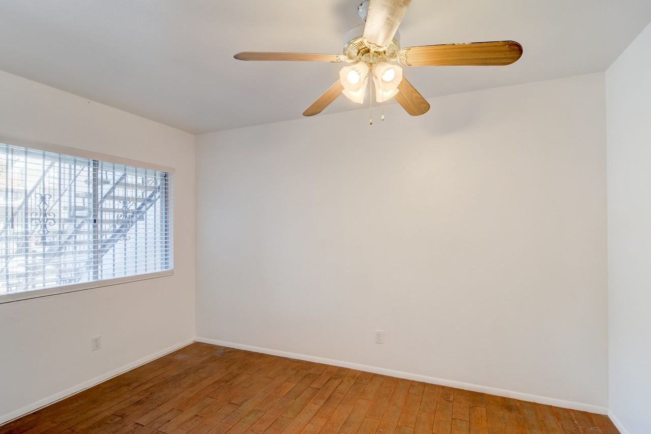 2921 Country Manor Ln - Photo 4 of 11