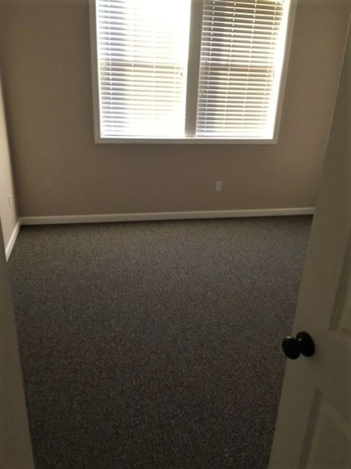 1141 Nw 26th St - Photo 4 of 18