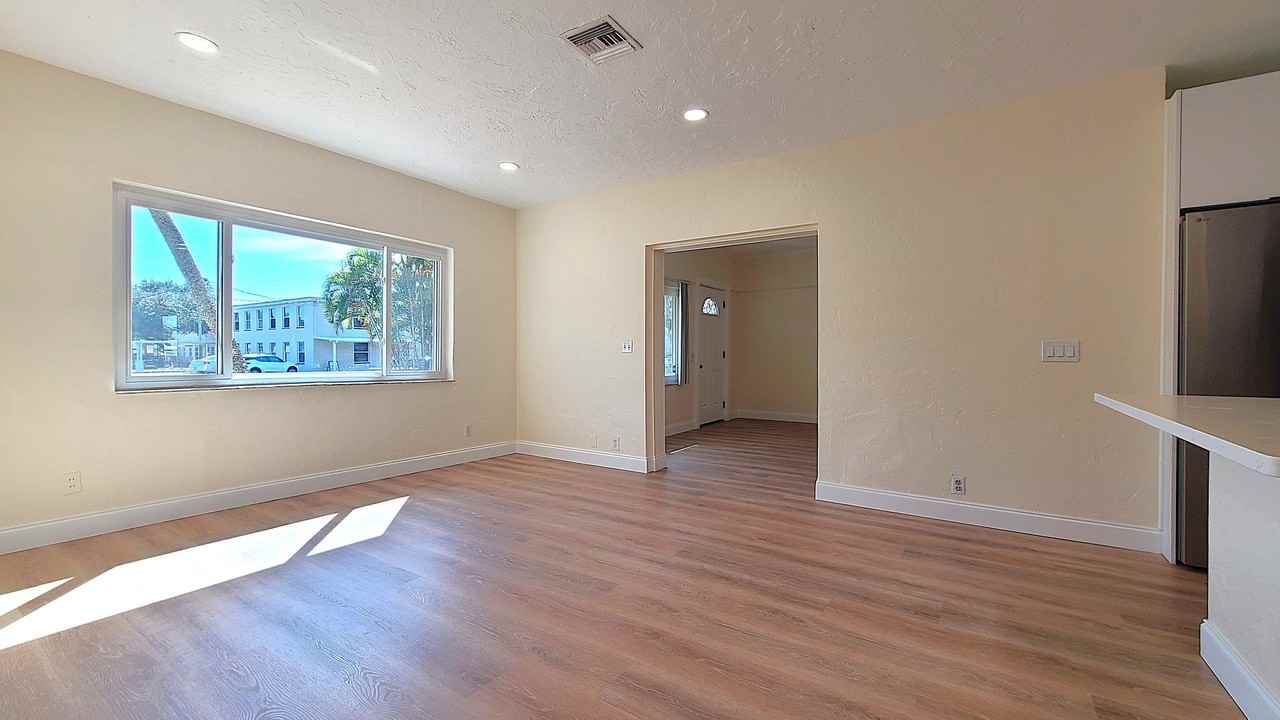 133 38th Ave Ne - Photo 6 of 25