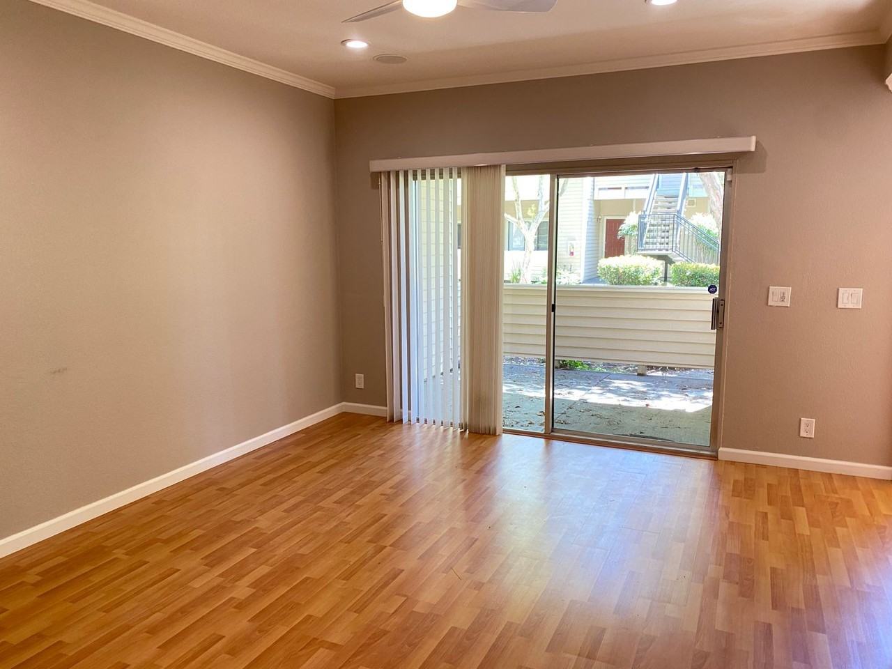 1120 Cedar Gables Dr - Photo 5 of 13