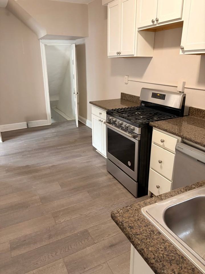 36 York Ct - Photo 3 of 23