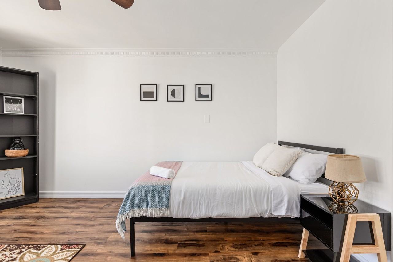 515 Landfair Ave - Photo 3 of 6