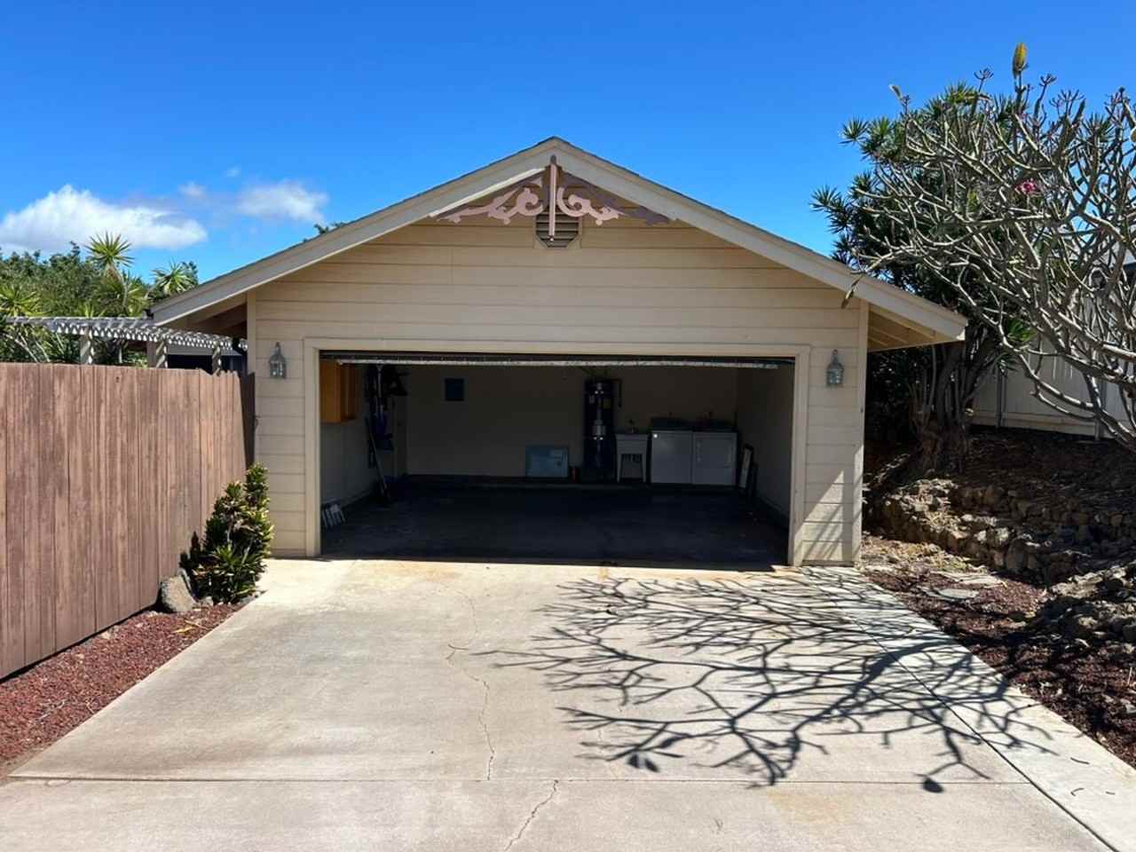 68-3488 E Makuahine St