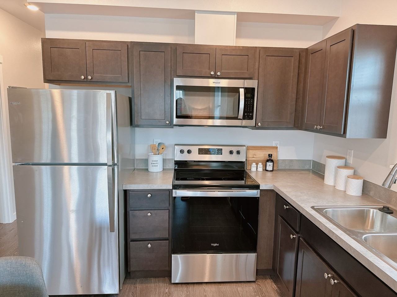 600 E Maple St - Photo 2 of 13