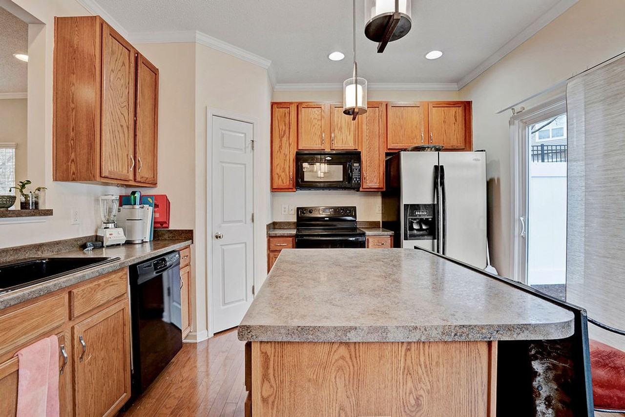 101 Fanwood Ct - Photo 6 of 17