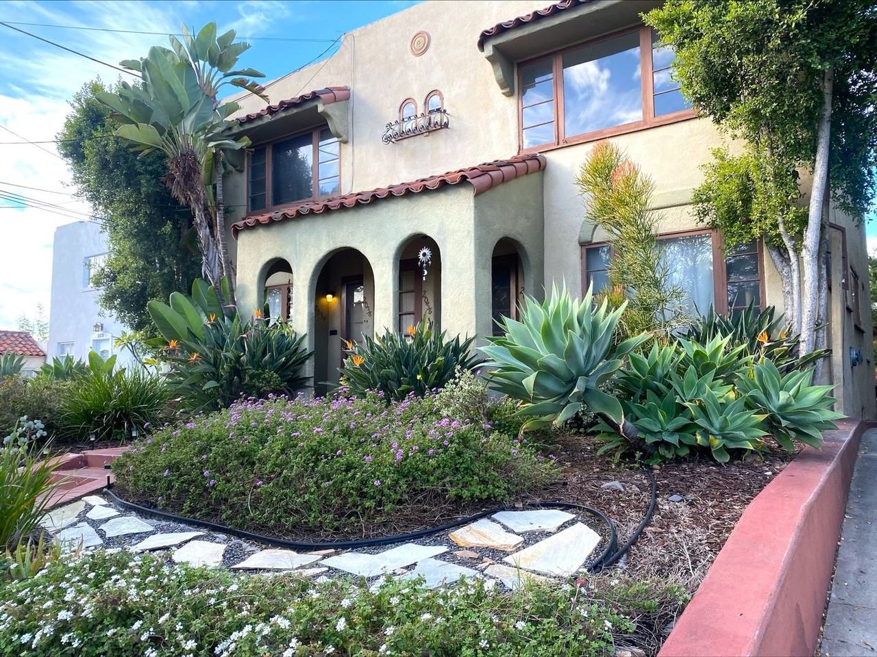 2038 29th St - Photo 4 of 16