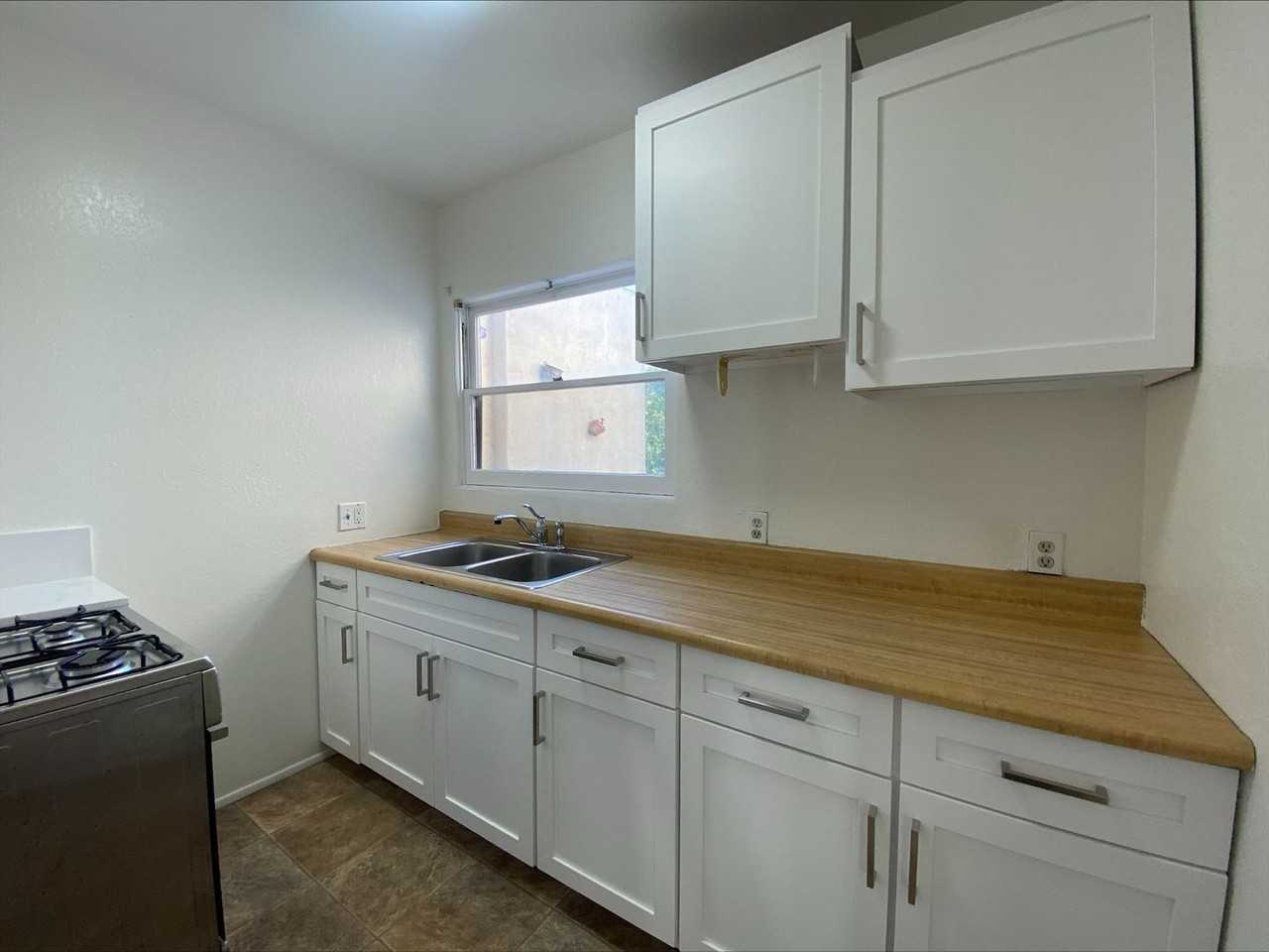 2038 29th St - Photo 3 of 16
