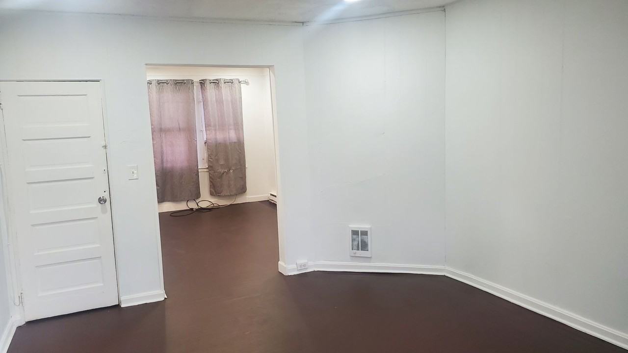 4813 Olive St - Photo 3 of 19