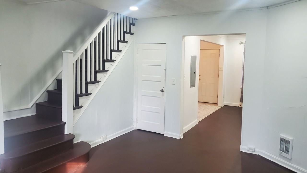 4813 Olive St - Photo 4 of 19