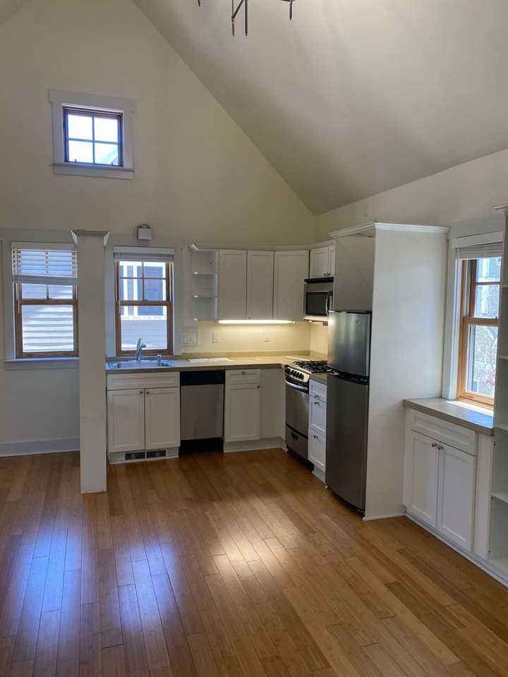 1761 Johnson Ave - Photo 4 of 15